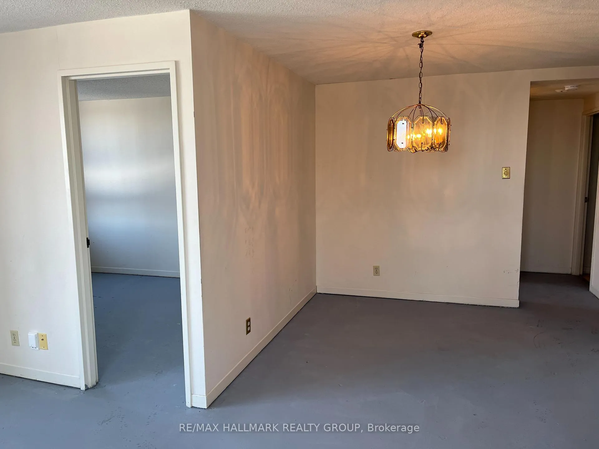Photo 8 of Unit 708, 80 Sandcastle Drive, Ottawa, Leslie Park — HOMEH