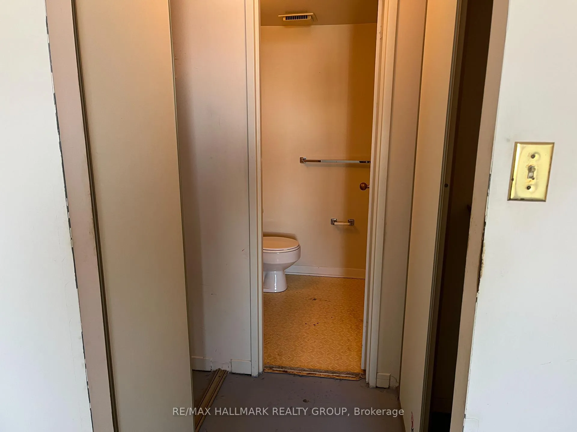 Photo 12 of Unit 708, 80 Sandcastle Drive, Ottawa, Leslie Park — HOMEH