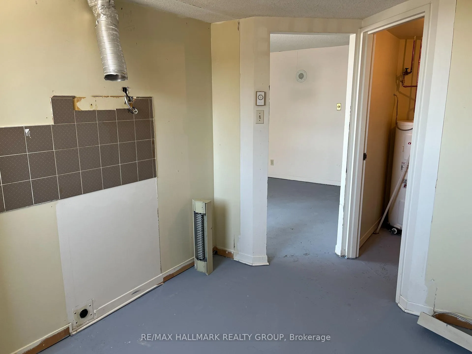 Photo 14 of Unit 708, 80 Sandcastle Drive, Ottawa, Leslie Park — HOMEH