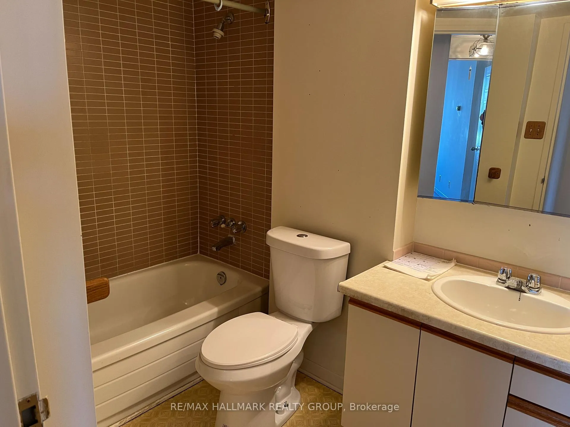 Photo 18 of Unit 708, 80 Sandcastle Drive, Ottawa, Leslie Park — HOMEH