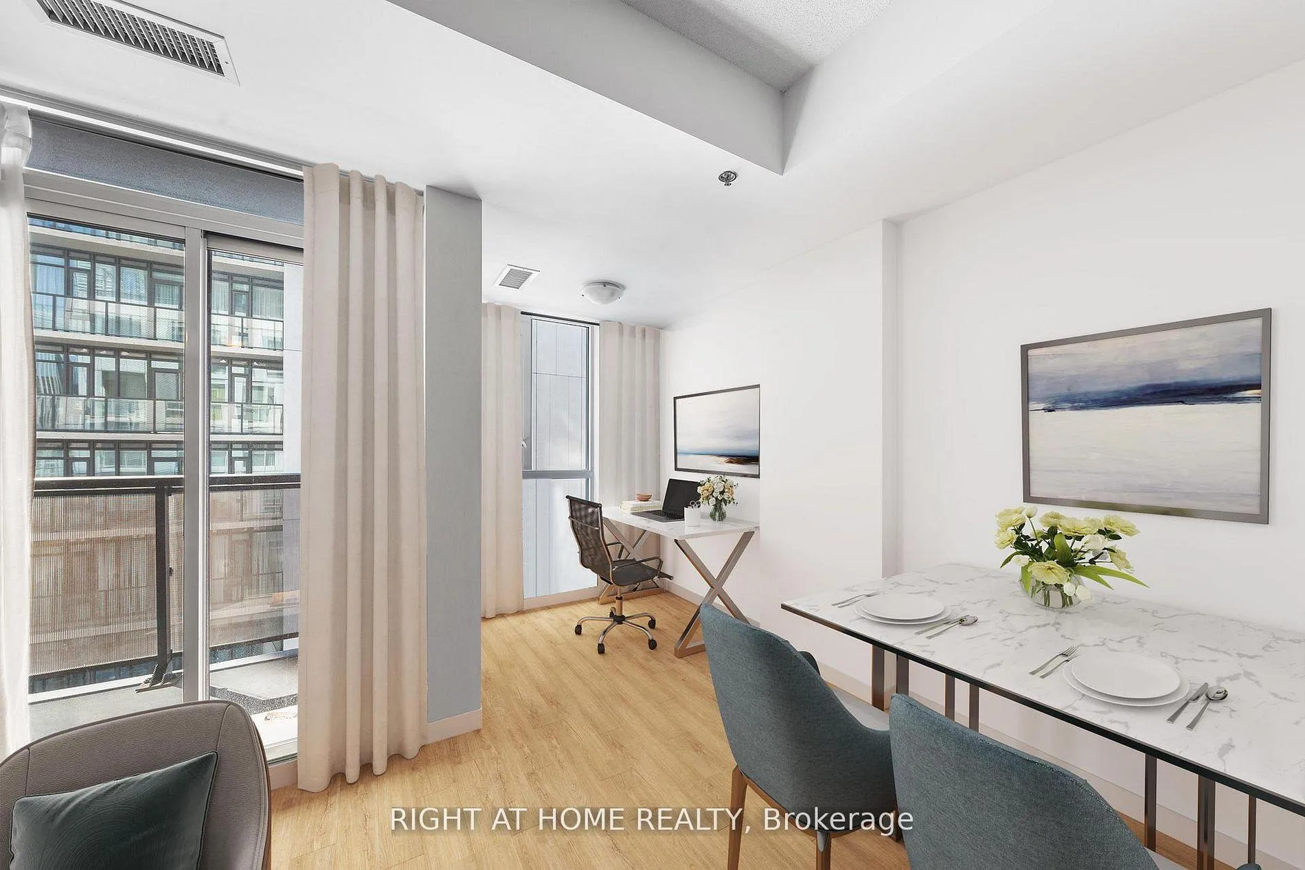 Photo 4 of Unit 1611, 318 Richmond Street W, Toronto, Waterfront Communities — HOMEH