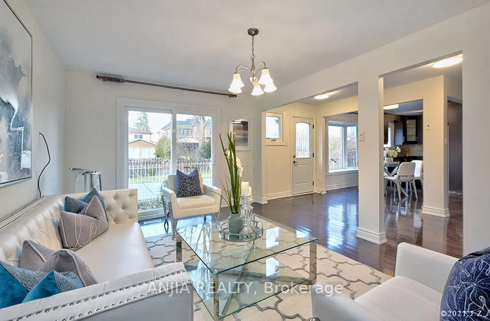 Photo 6 of 24 Ferrah Street, Markham, Unionville — HOMEH