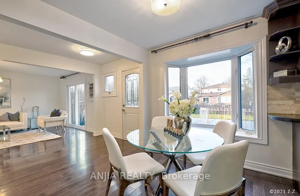 Photo 8 of 24 Ferrah Street, Markham, Unionville — HOMEH