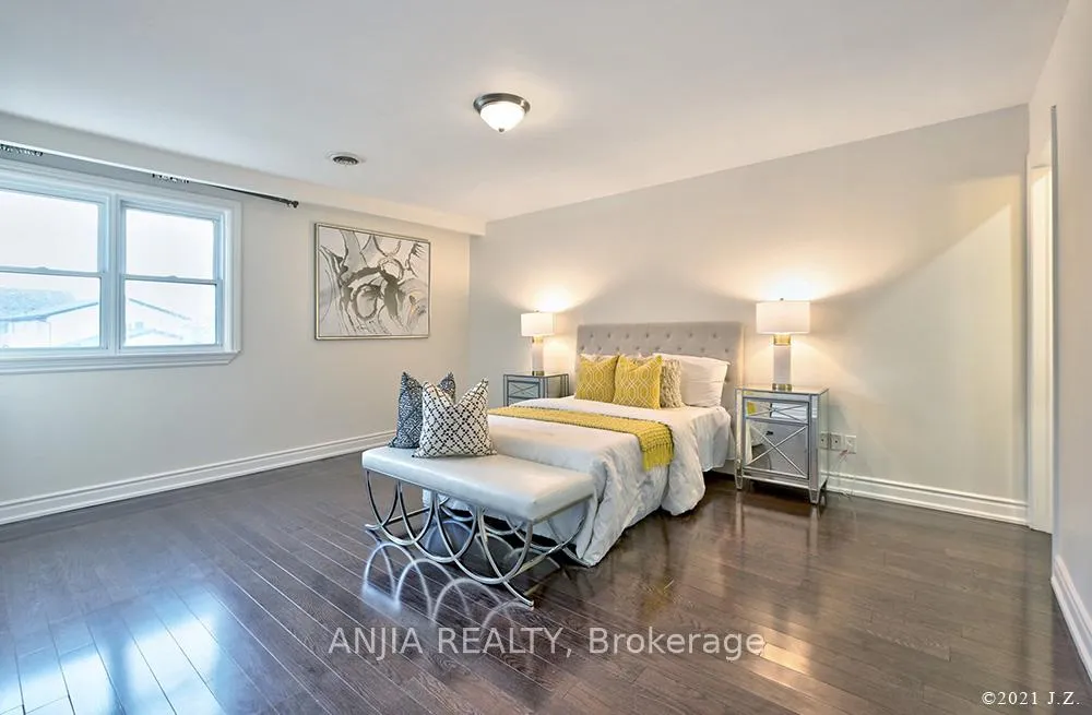 Photo 12 of 24 Ferrah Street, Markham, Unionville — HOMEH