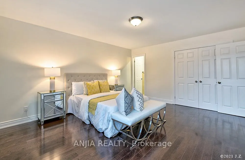 Photo 13 of 24 Ferrah Street, Markham, Unionville — HOMEH