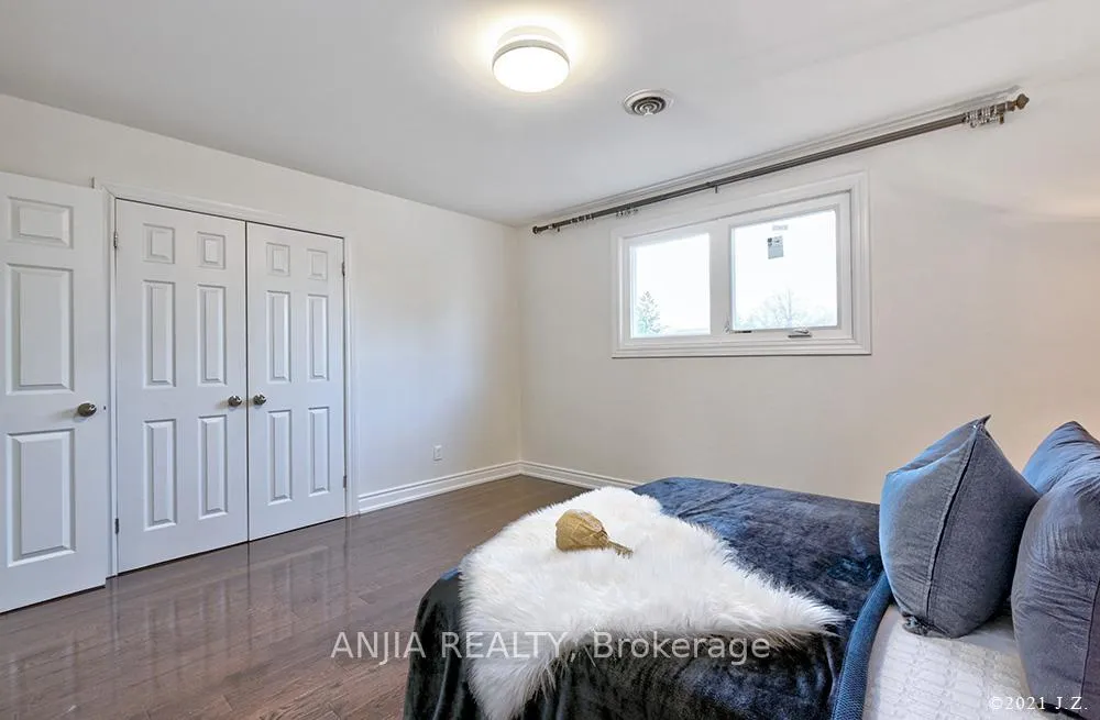 Photo 18 of 24 Ferrah Street, Markham, Unionville — HOMEH