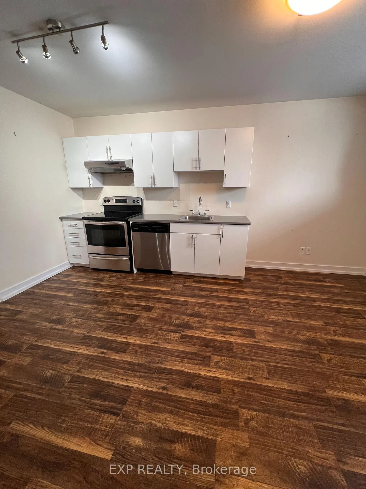 Photo 2 of 144 barrette Street, Ottawa, Vanier — HOMEH