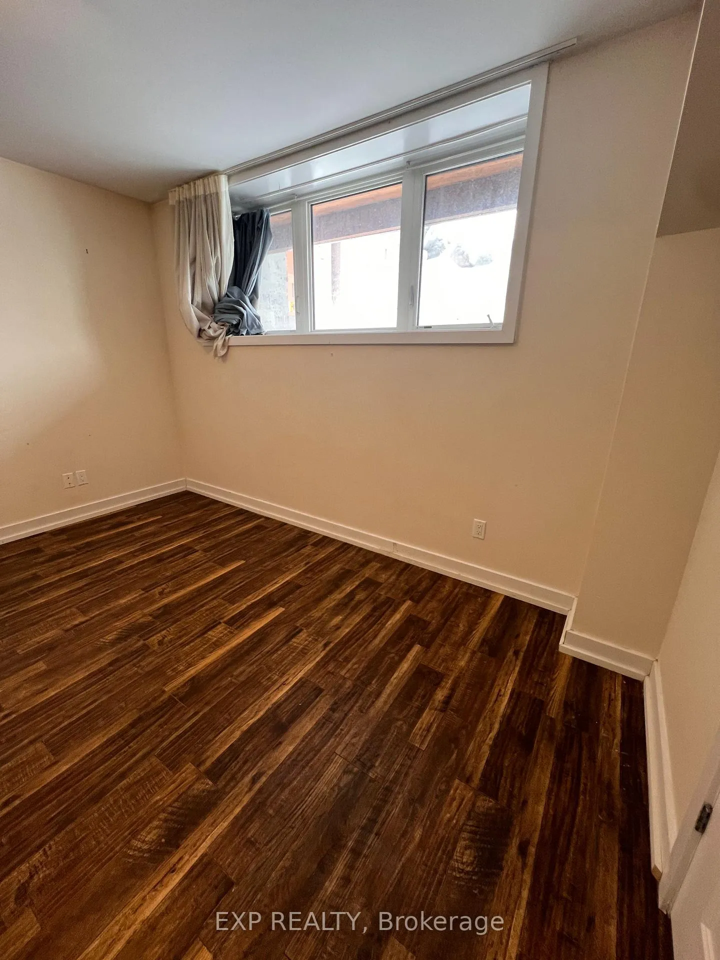 Photo 3 of 144 barrette Street, Ottawa, Vanier — HOMEH