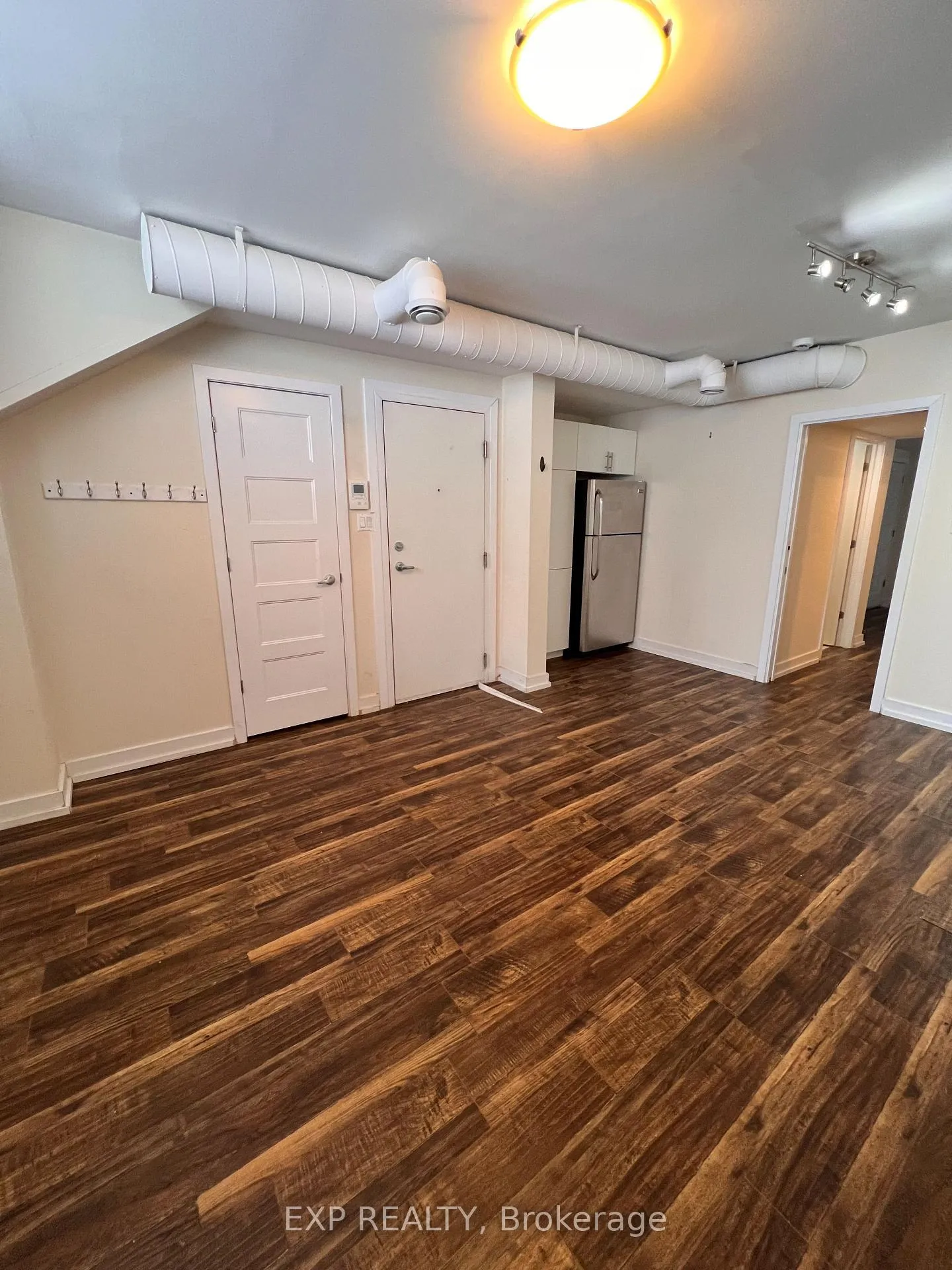 Photo 5 of 144 barrette Street, Ottawa, Vanier — HOMEH