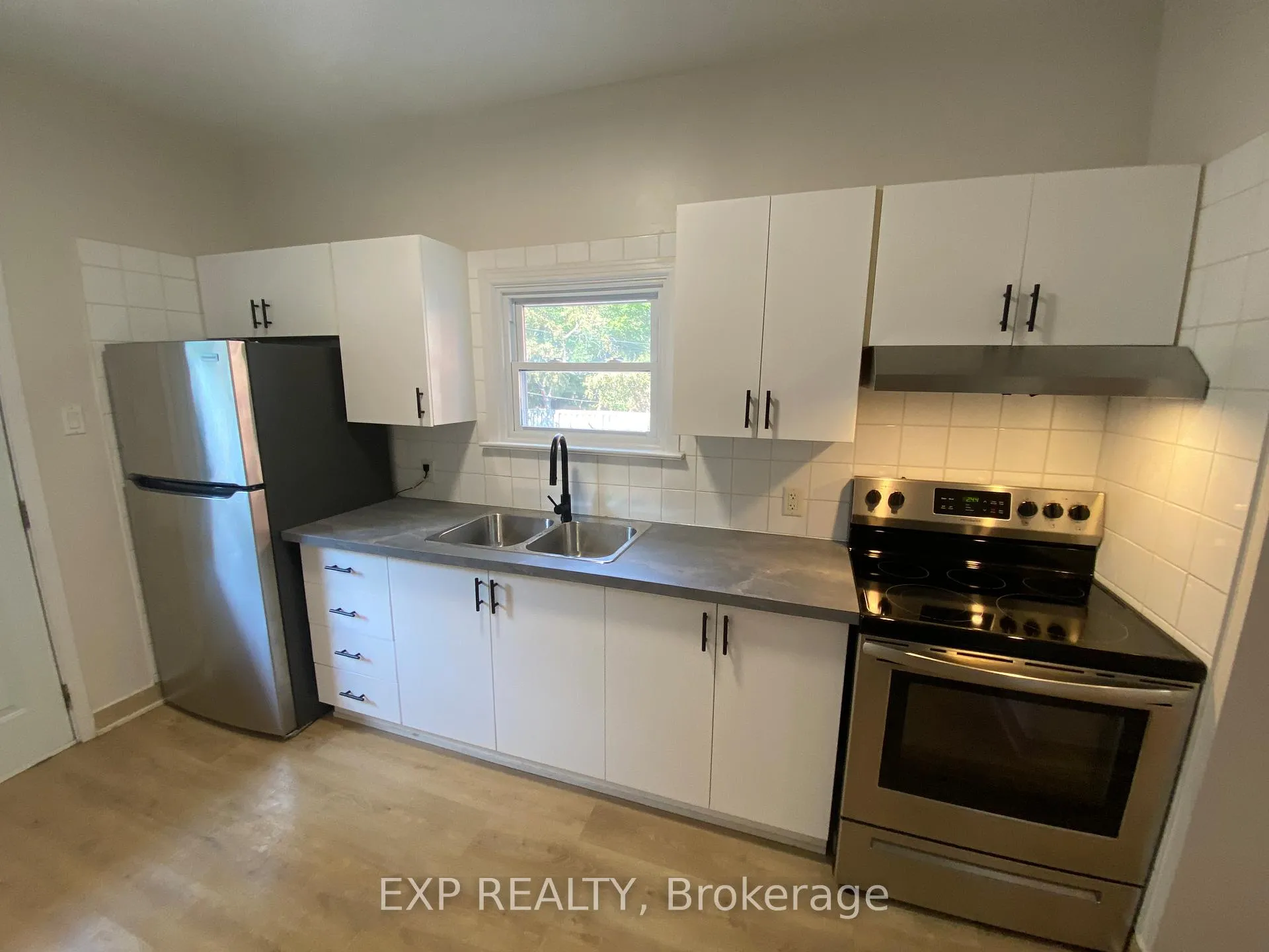 Photo 2 of 162 Ivy Crescent, Ottawa, Lindenlea — HOMEH