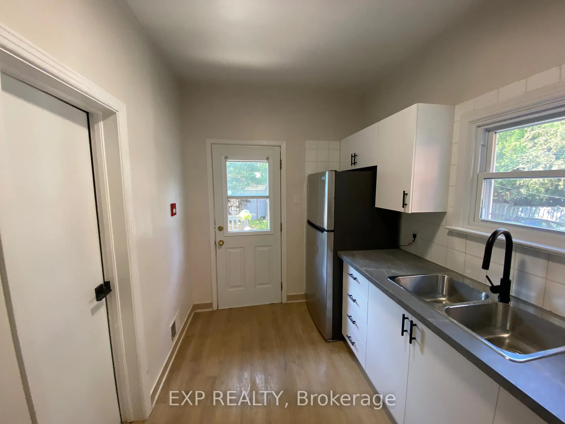 Photo 4 of 162 Ivy Crescent, Ottawa, Lindenlea — HOMEH