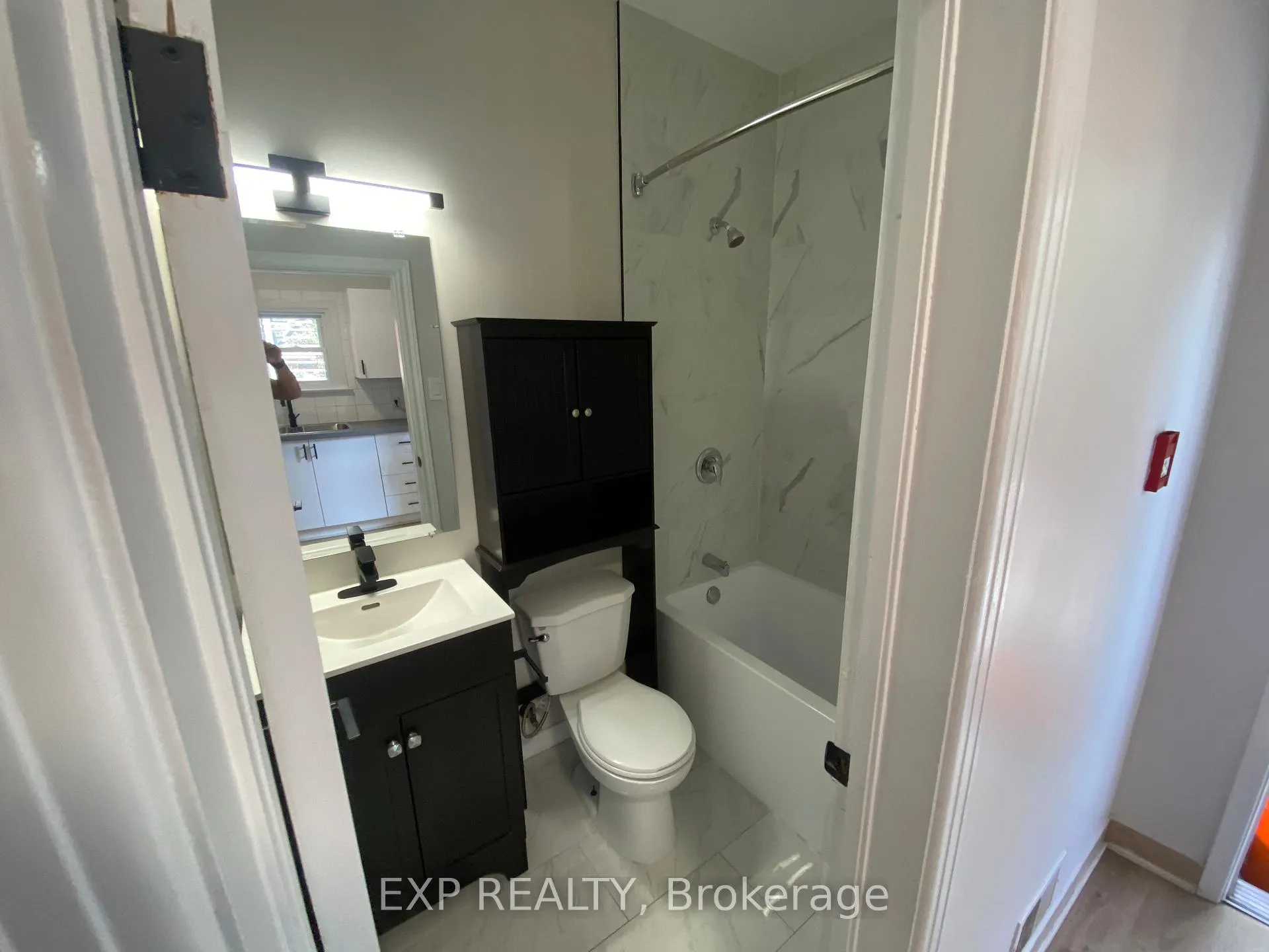 Photo 6 of 162 Ivy Crescent, Ottawa, Lindenlea — HOMEH