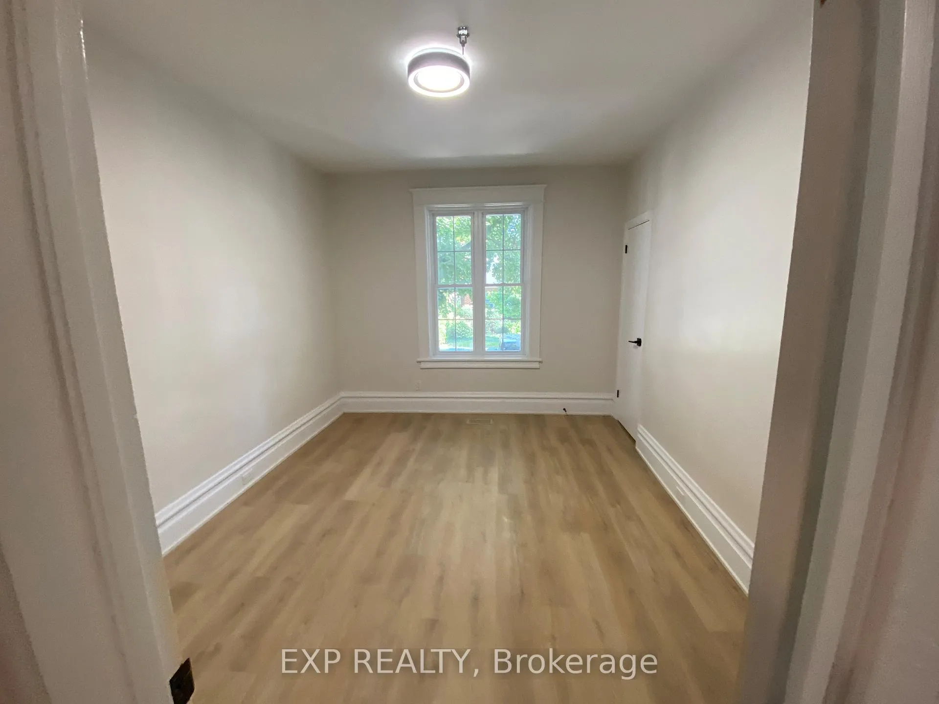 Photo 11 of 162 Ivy Crescent, Ottawa, Lindenlea — HOMEH