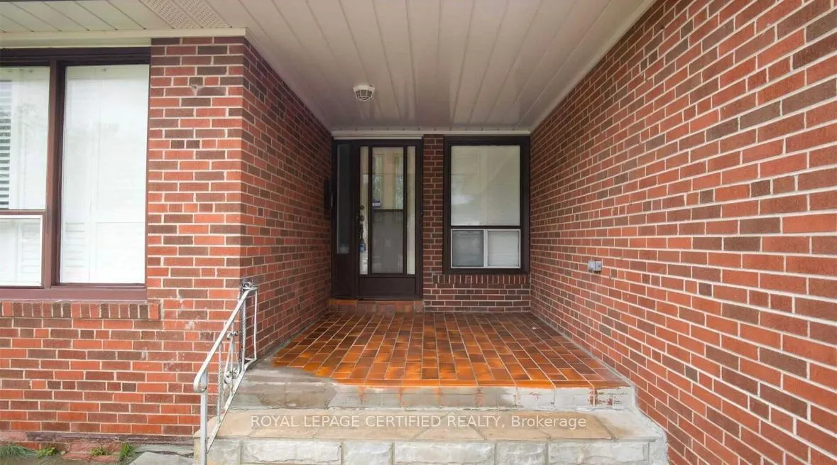 Photo 2 of 200 Redgrave Drive, Etobicoke, Willowridge-Martingrove-Richview — HOMEH