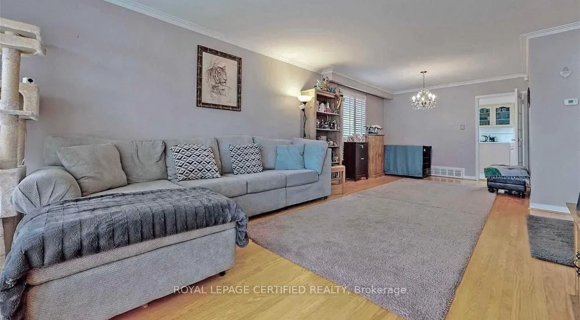 Photo 7 of 200 Redgrave Drive, Etobicoke, Willowridge-Martingrove-Richview — HOMEH