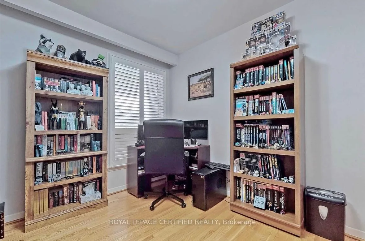 Photo 9 of 200 Redgrave Drive, Etobicoke, Willowridge-Martingrove-Richview — HOMEH