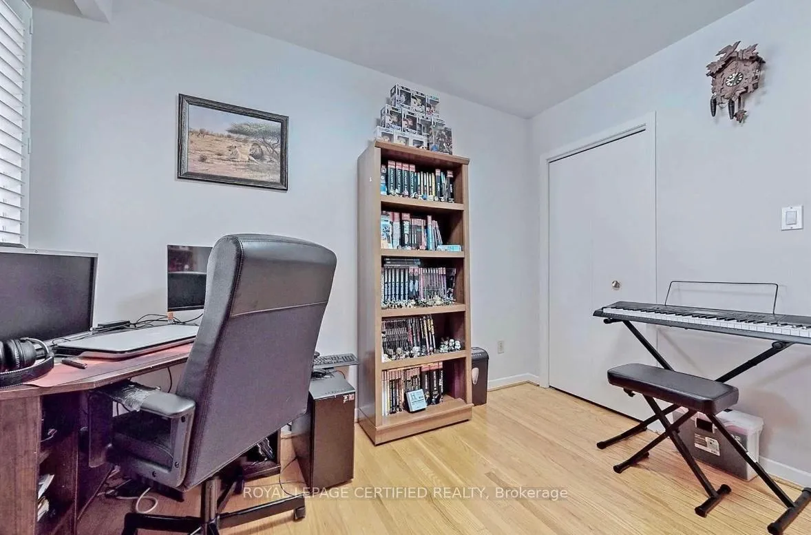 Photo 11 of 200 Redgrave Drive, Etobicoke, Willowridge-Martingrove-Richview — HOMEH