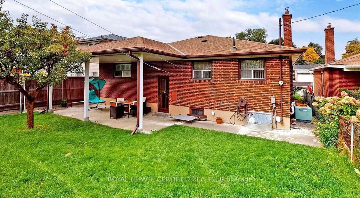 Photo 18 of 200 Redgrave Drive, Etobicoke, Willowridge-Martingrove-Richview — HOMEH