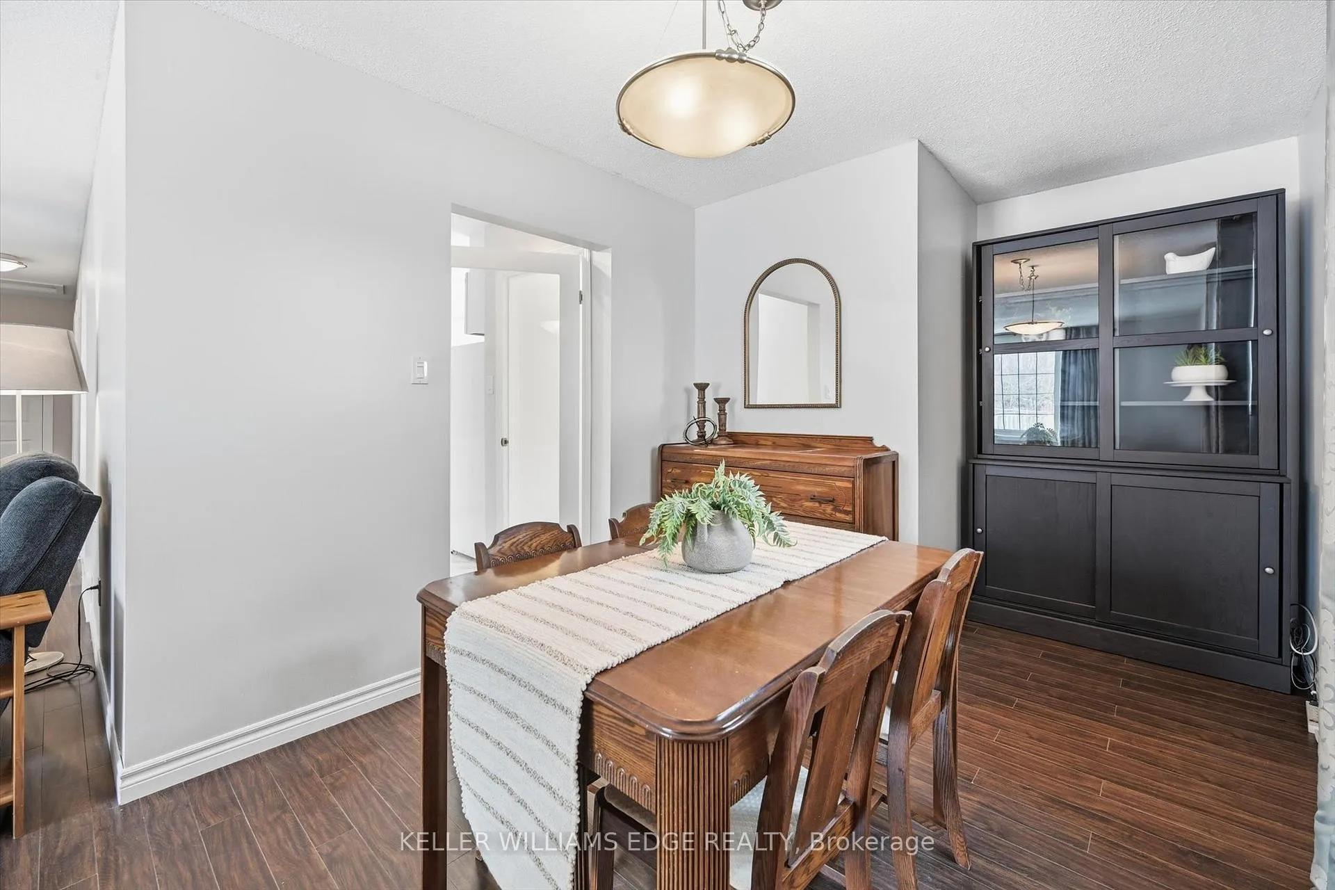Photo 12 of 2112 Cavendish Drive, Burlington, Brant Hills — HOMEH