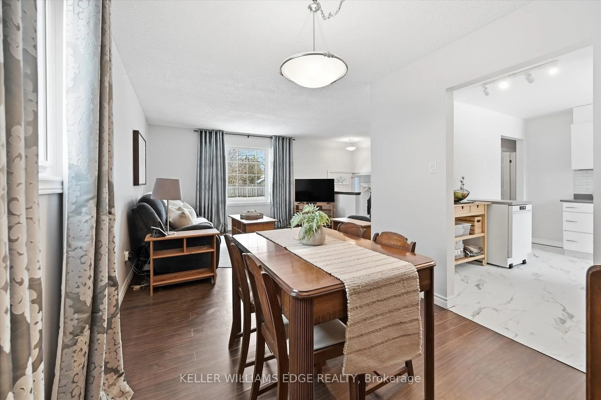 Photo 13 of 2112 Cavendish Drive, Burlington, Brant Hills — HOMEH