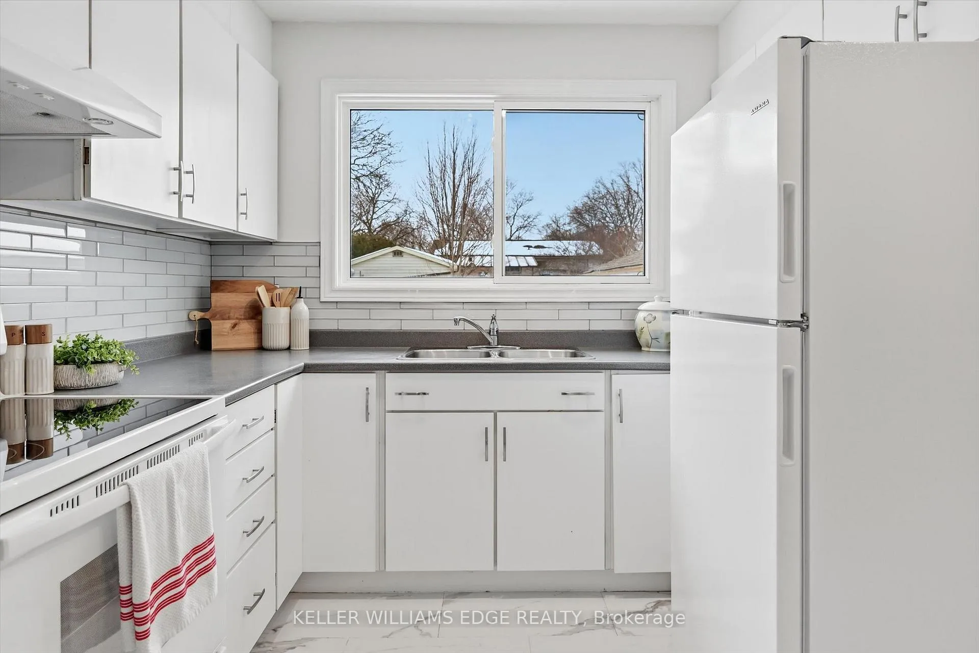 Photo 18 of 2112 Cavendish Drive, Burlington, Brant Hills — HOMEH