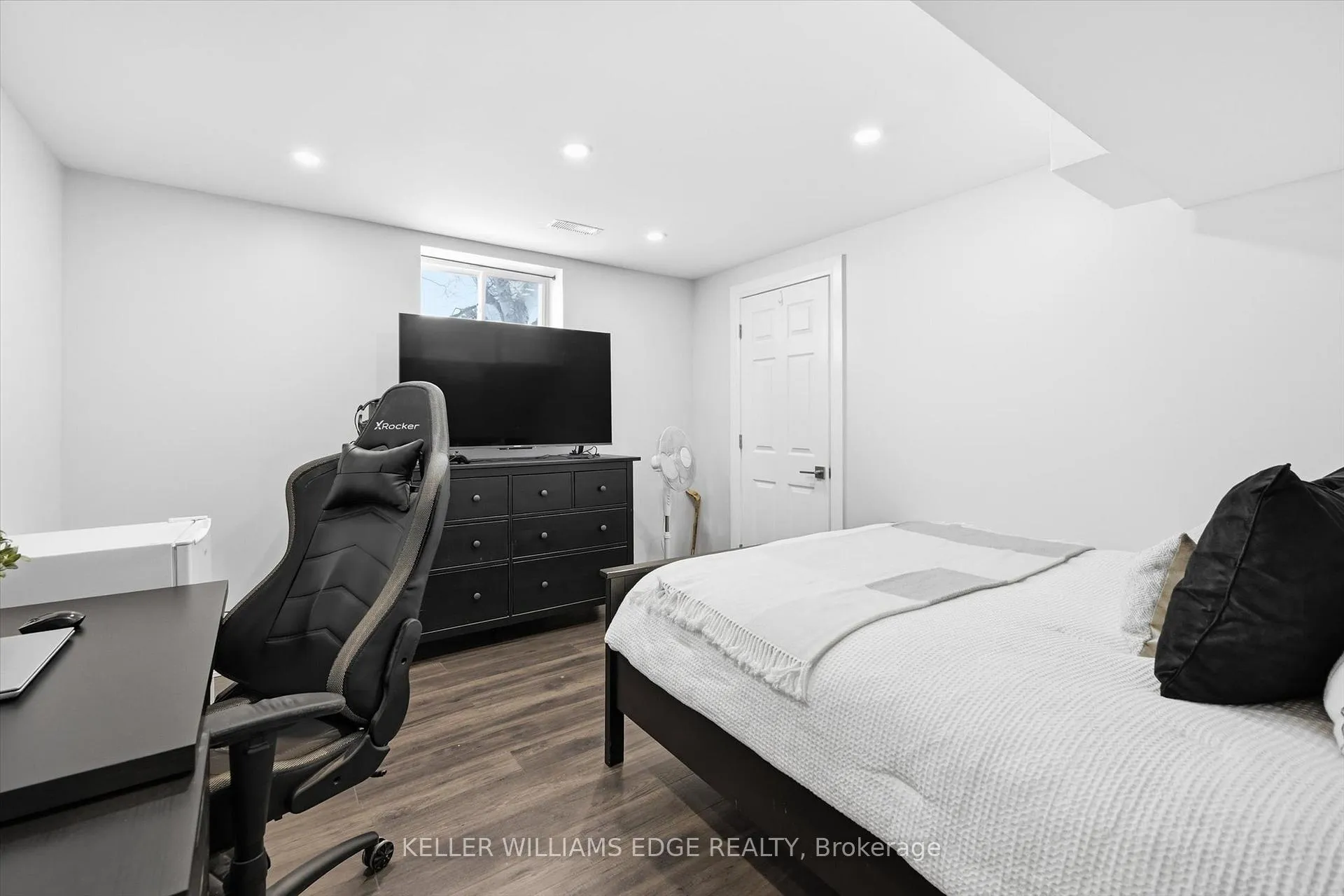 Photo 23 of 2112 Cavendish Drive, Burlington, Brant Hills — HOMEH