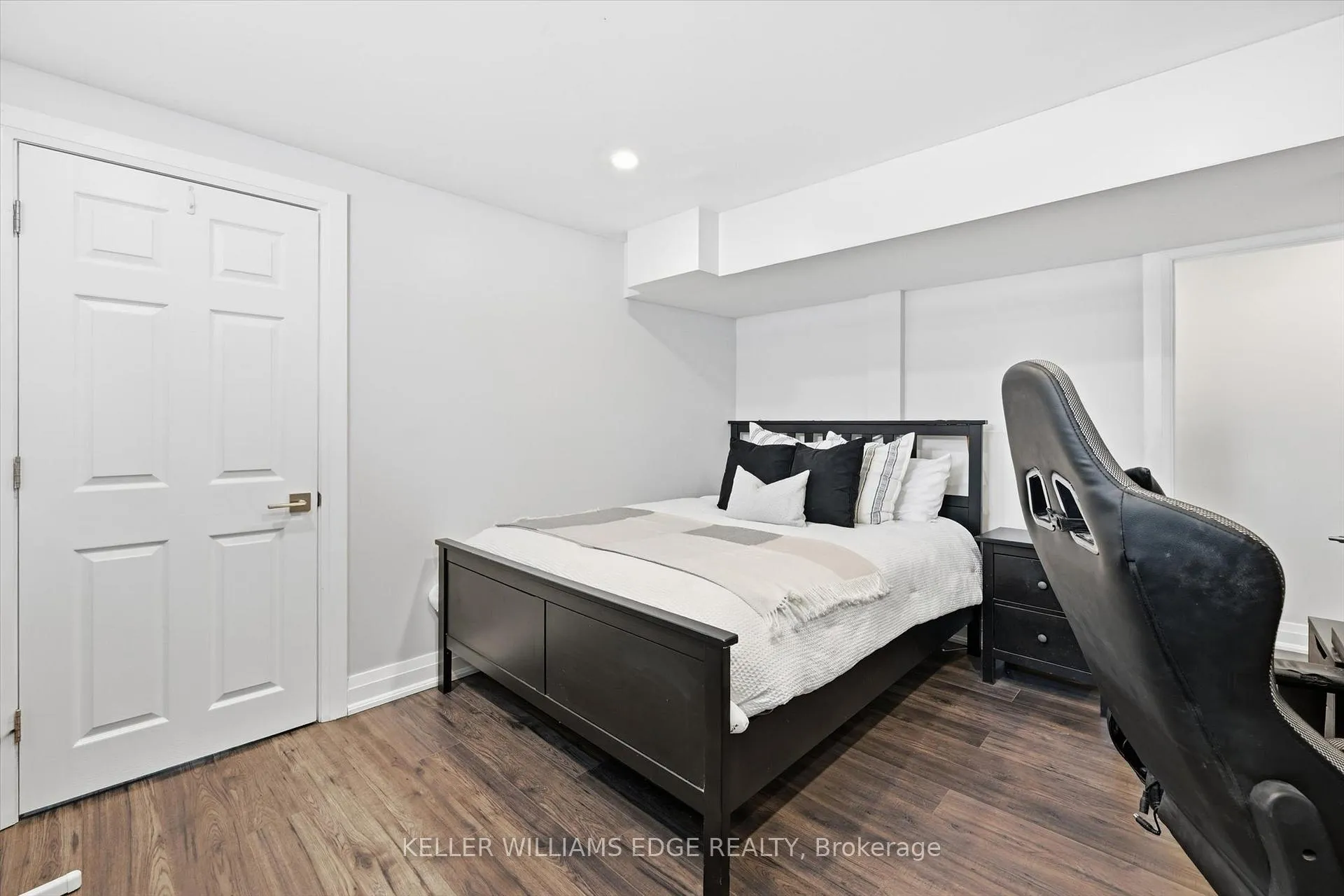Photo 24 of 2112 Cavendish Drive, Burlington, Brant Hills — HOMEH