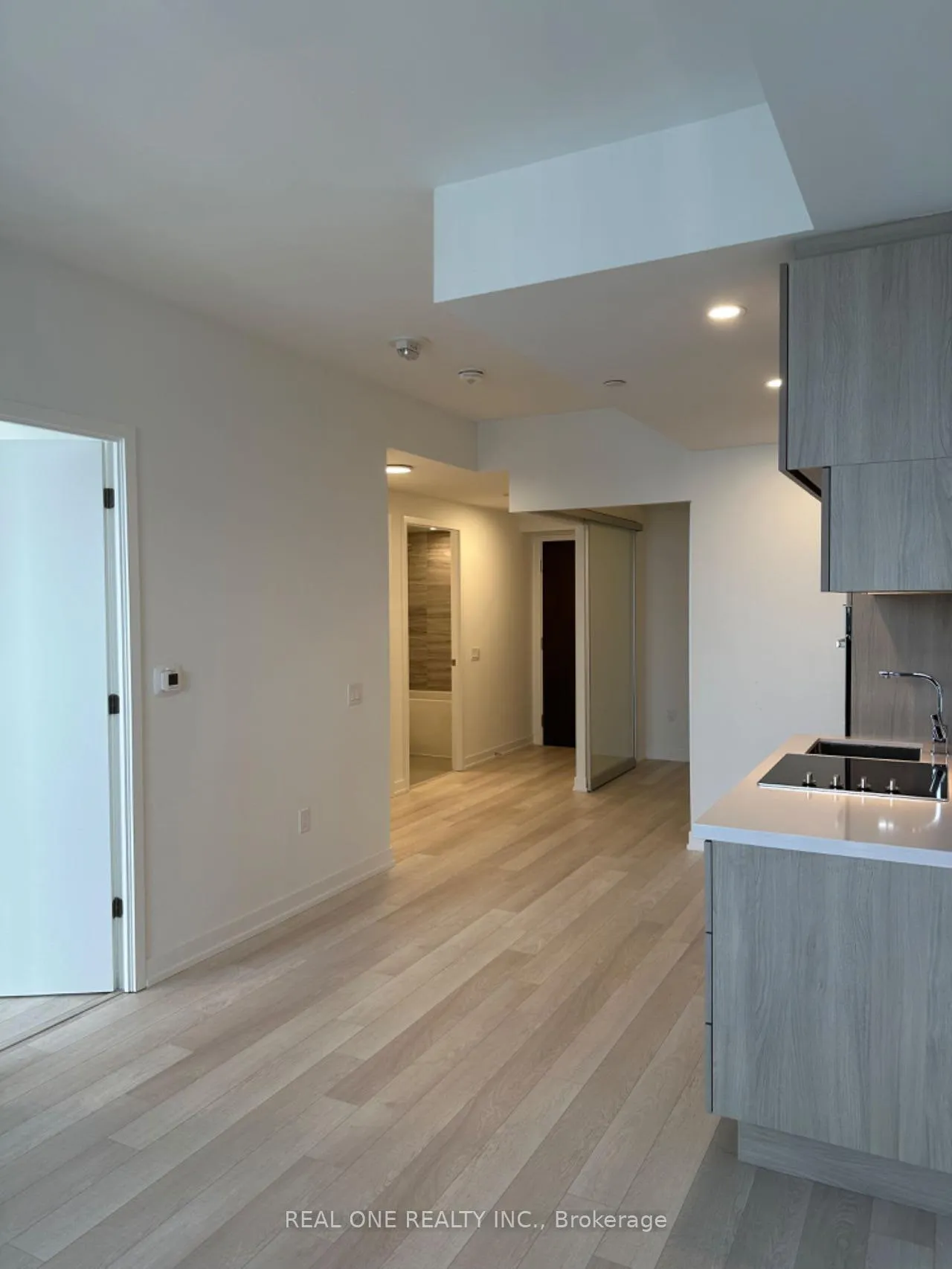 Photo 2 of Unit 4002, 39 Roehampton Avenue, Toronto, Mount Pleasant West — HOMEH
