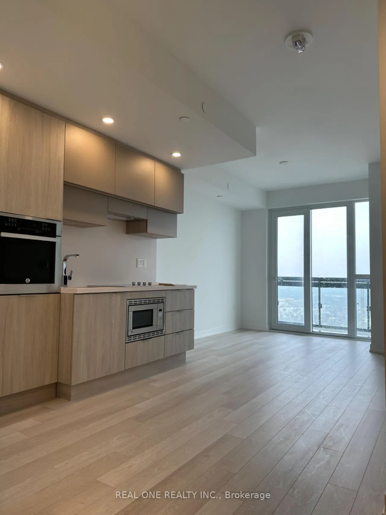 Photo 4 of Unit 4002, 39 Roehampton Avenue, Toronto, Mount Pleasant West — HOMEH