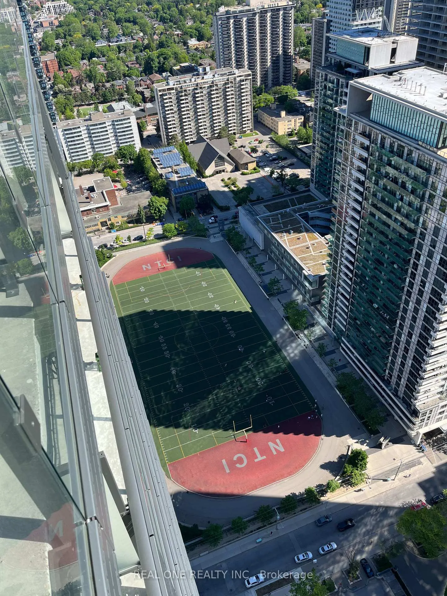Photo 14 of Unit 4002, 39 Roehampton Avenue, Toronto, Mount Pleasant West — HOMEH