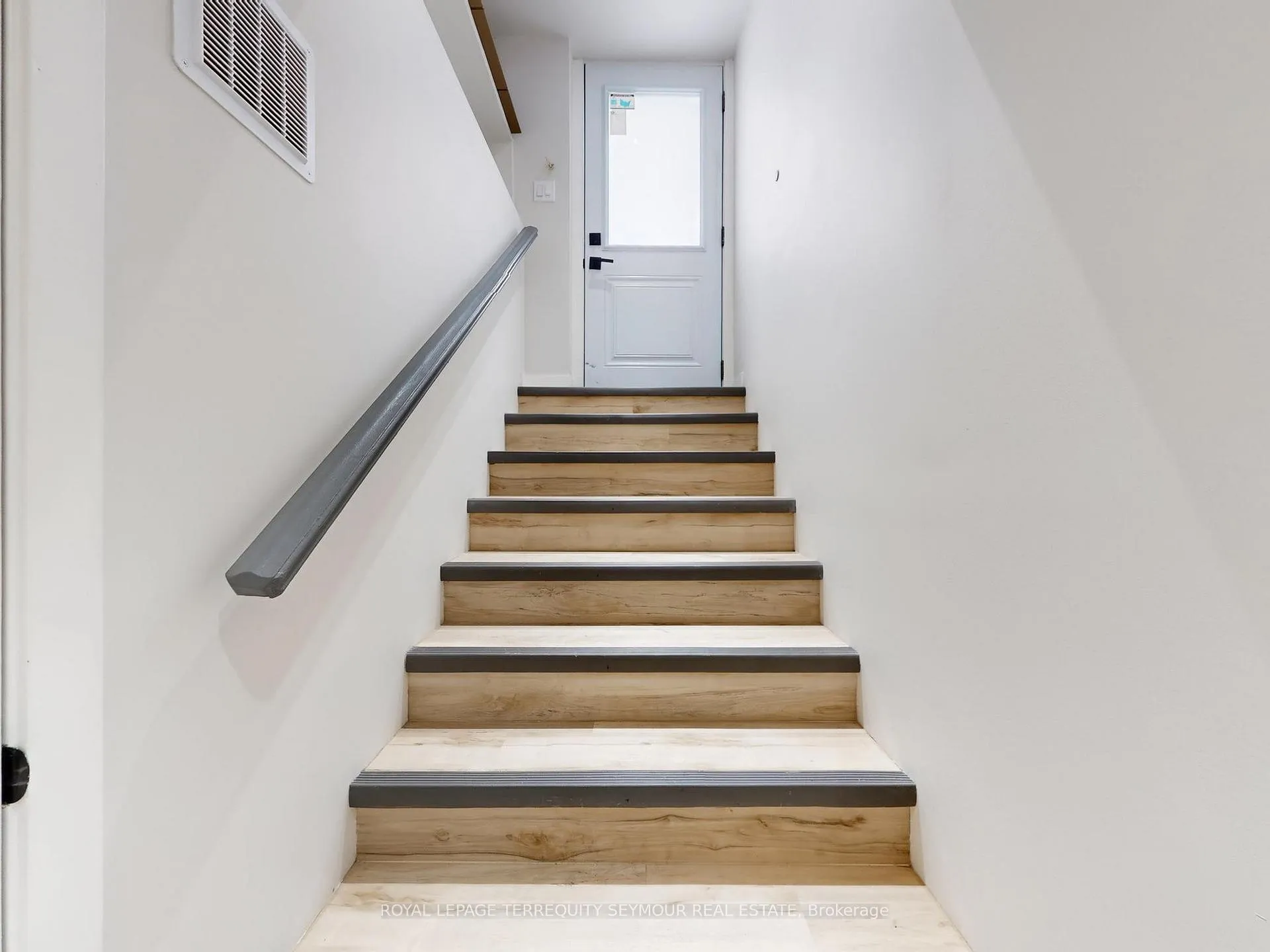 Photo 17 of 30 Mosley Street, Toronto, South Riverdale — HOMEH