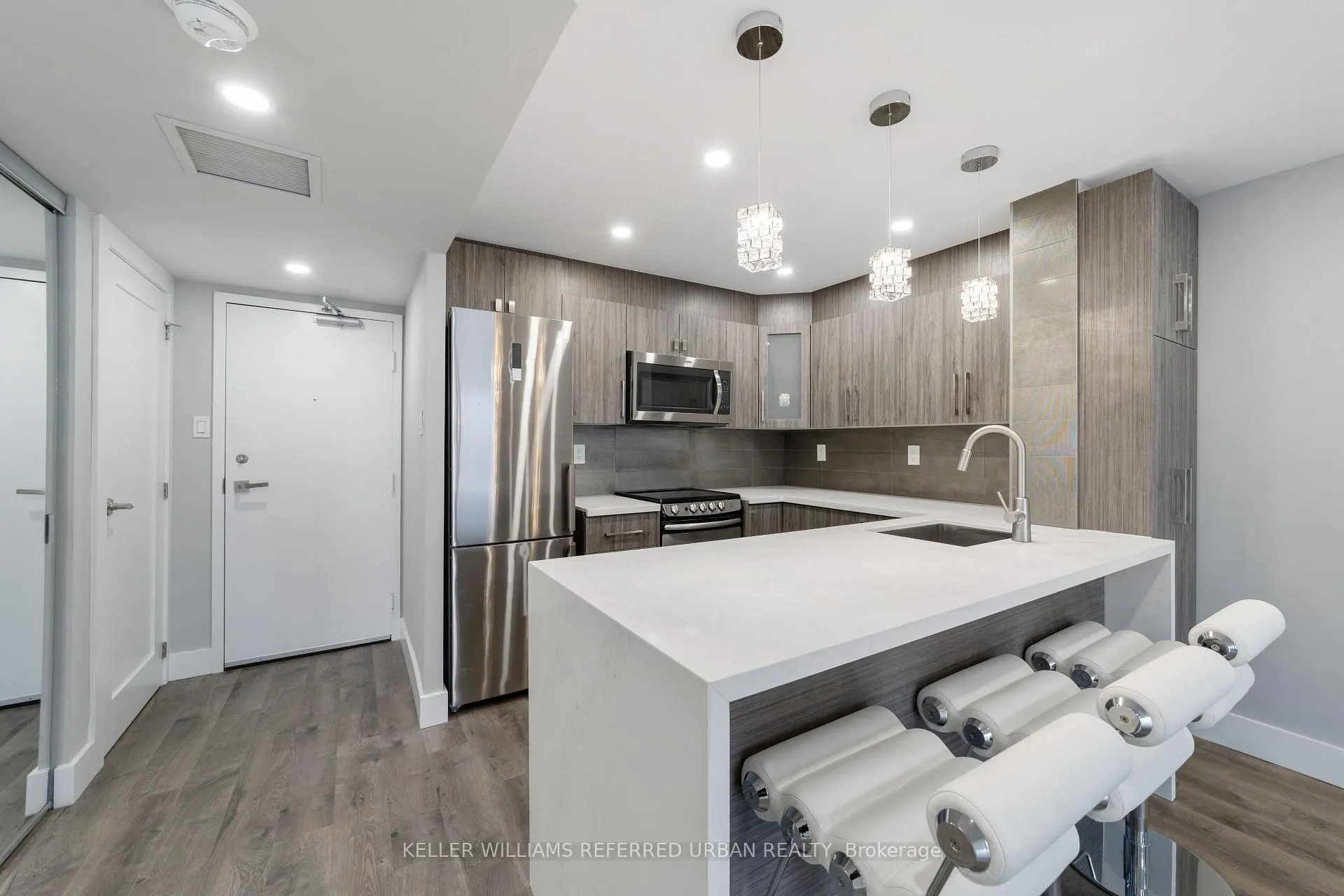 Photo 7 of Unit 1111, 725 King Street W, Toronto, Niagara — HOMEH