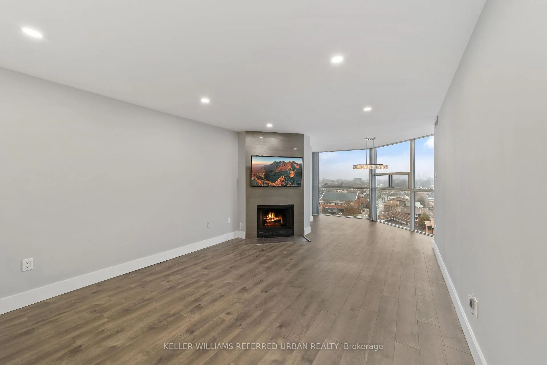 Photo 9 of Unit 1111, 725 King Street W, Toronto, Niagara — HOMEH