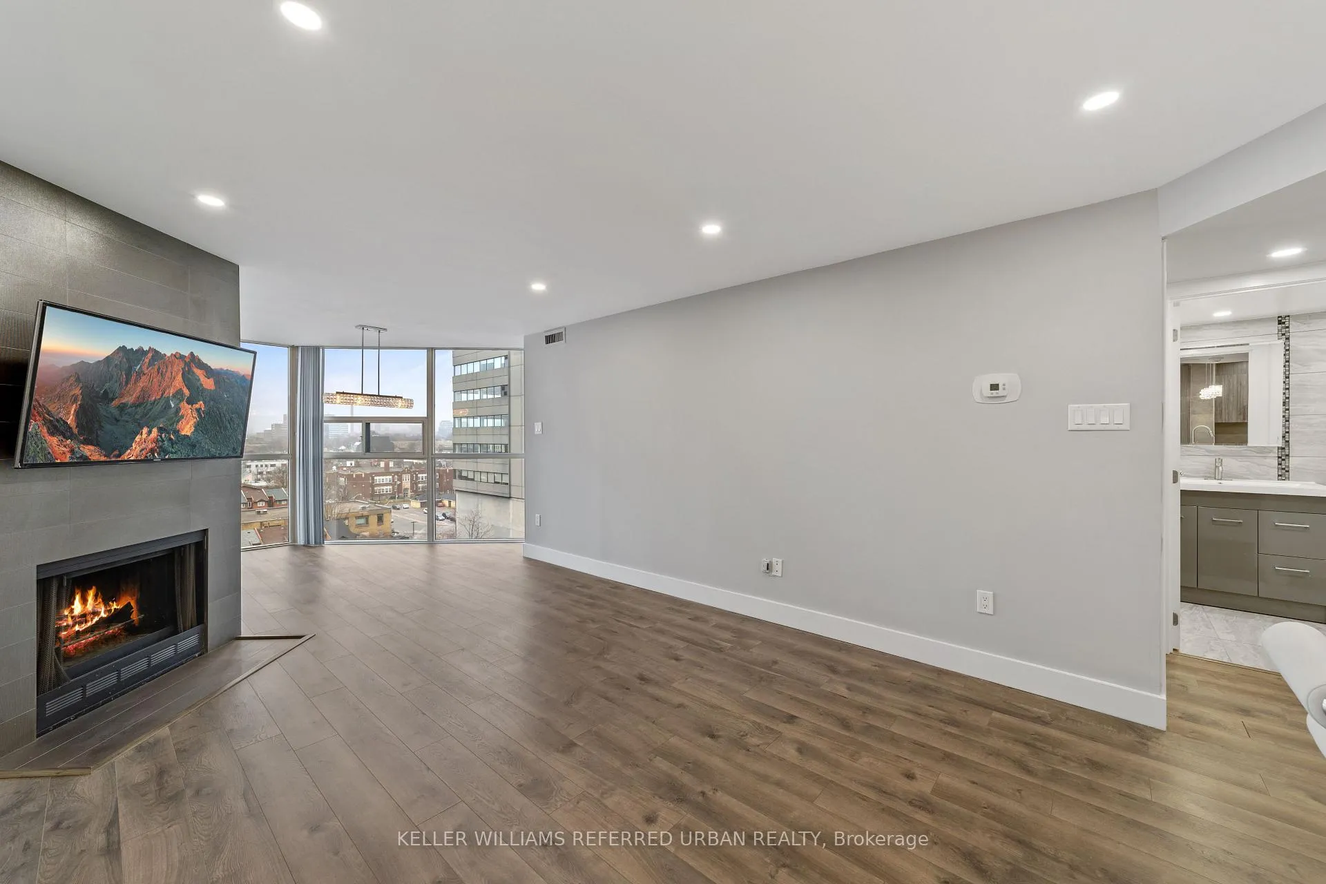Photo 11 of Unit 1111, 725 King Street W, Toronto, Niagara — HOMEH