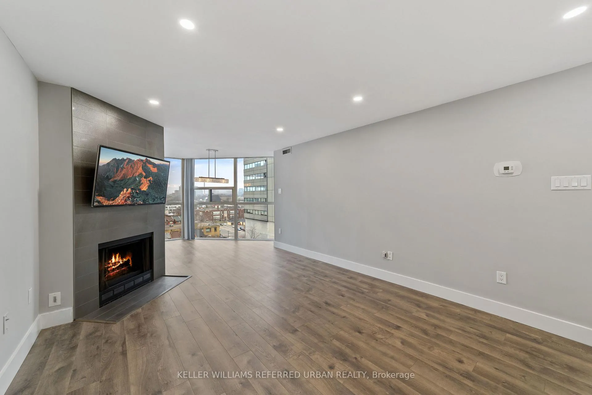 Photo 12 of Unit 1111, 725 King Street W, Toronto, Niagara — HOMEH