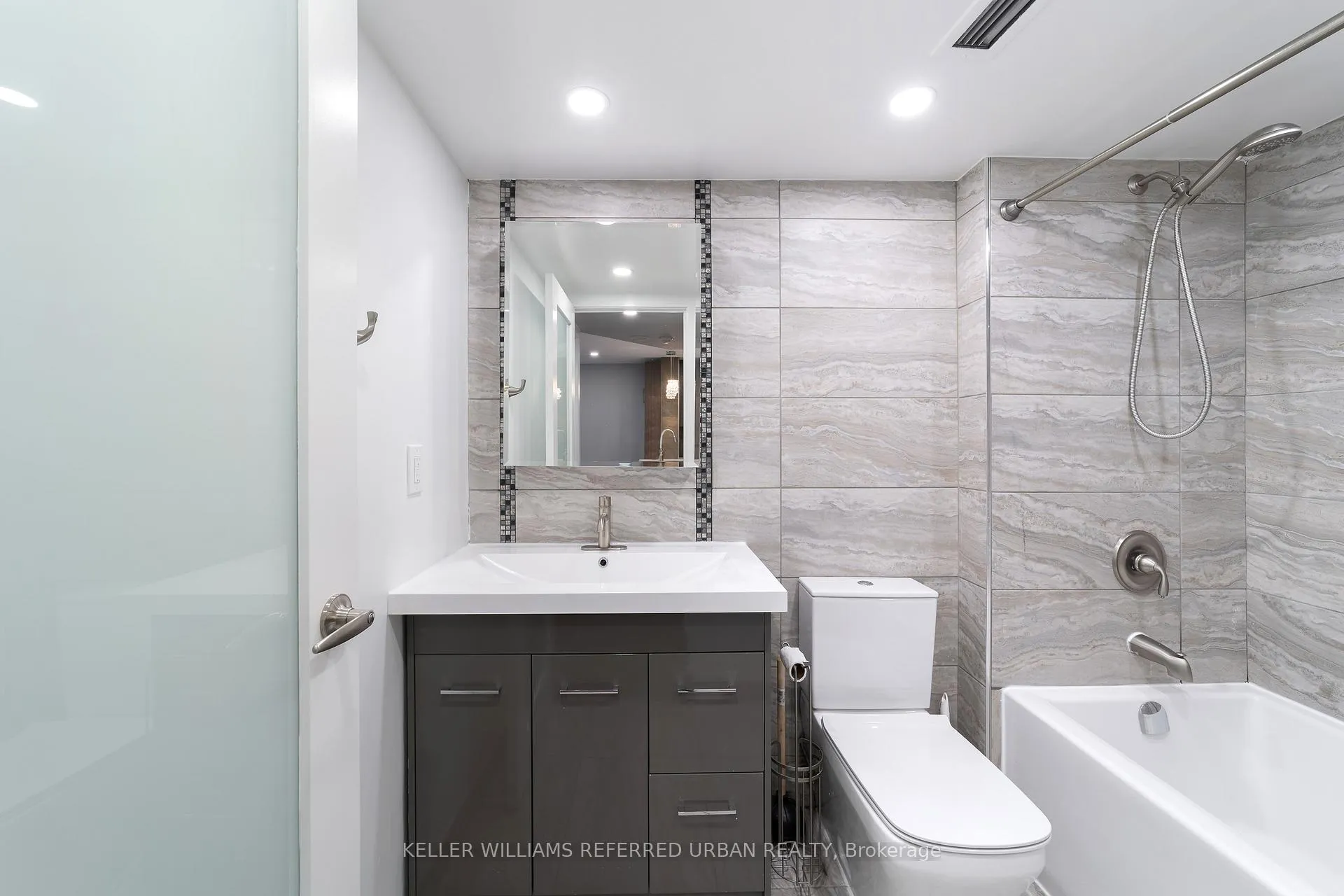 Photo 24 of Unit 1111, 725 King Street W, Toronto, Niagara — HOMEH