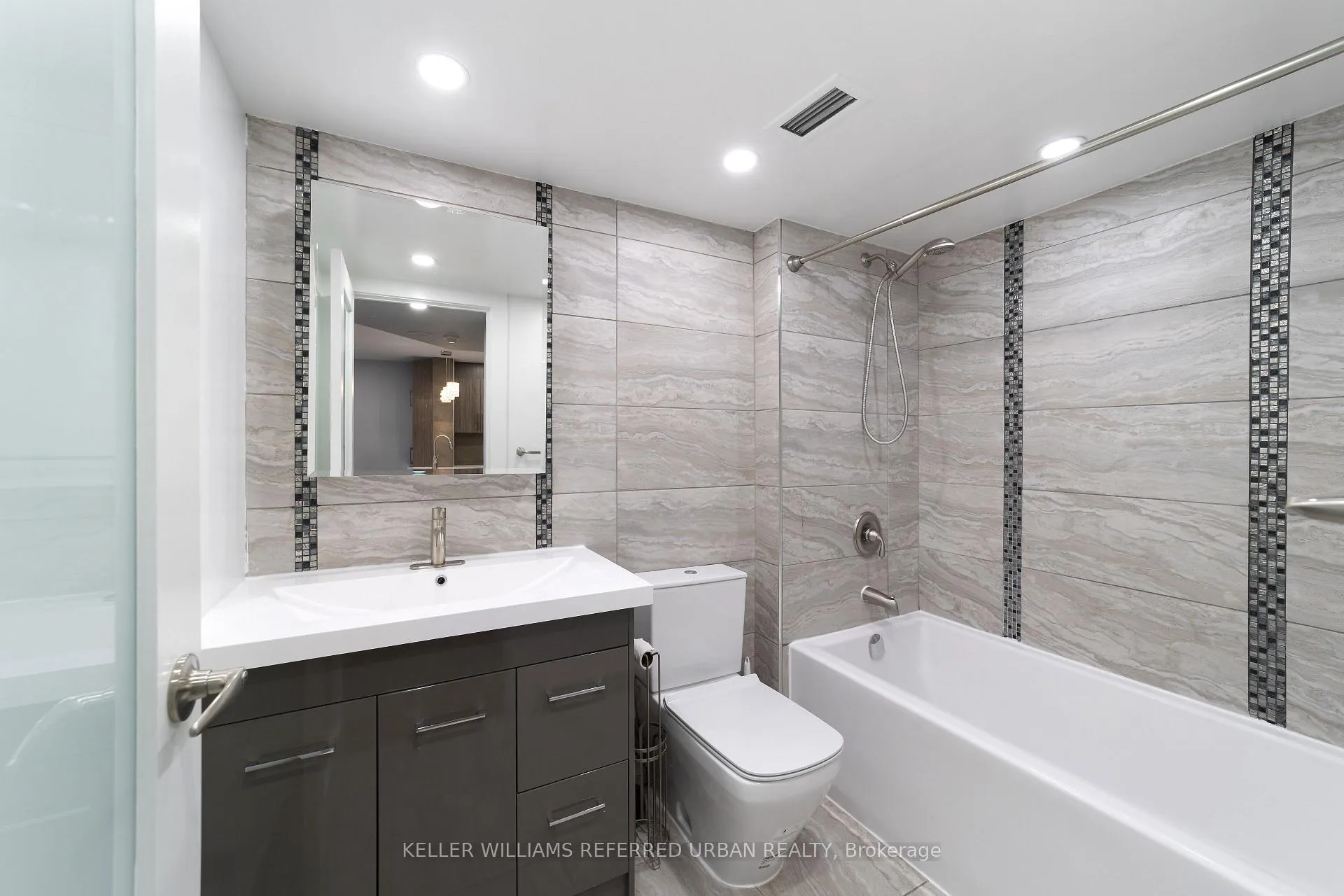 Photo 25 of Unit 1111, 725 King Street W, Toronto, Niagara — HOMEH