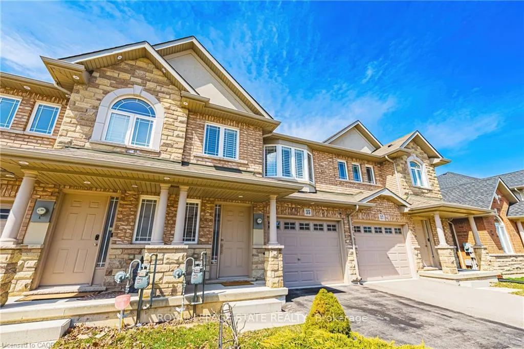 Photo 3 of 35 Charleswood Crescent, Hamilton, Stoney Creek — HOMEH