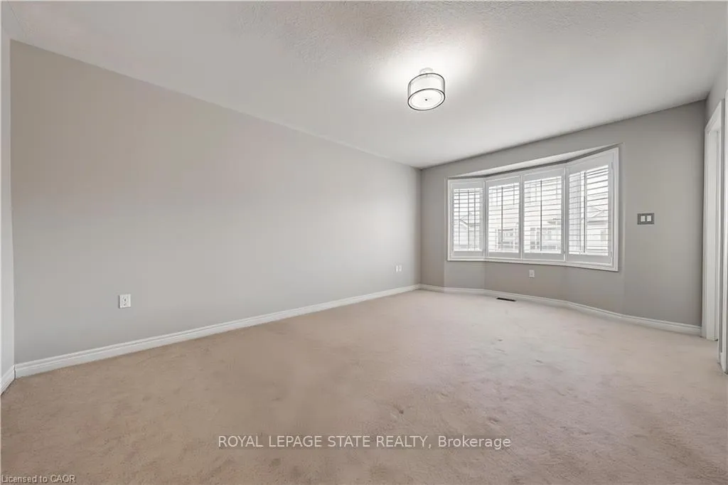 Photo 14 of 35 Charleswood Crescent, Hamilton, Stoney Creek — HOMEH