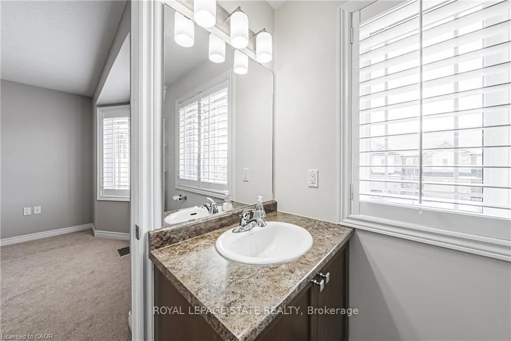 Photo 15 of 35 Charleswood Crescent, Hamilton, Stoney Creek — HOMEH