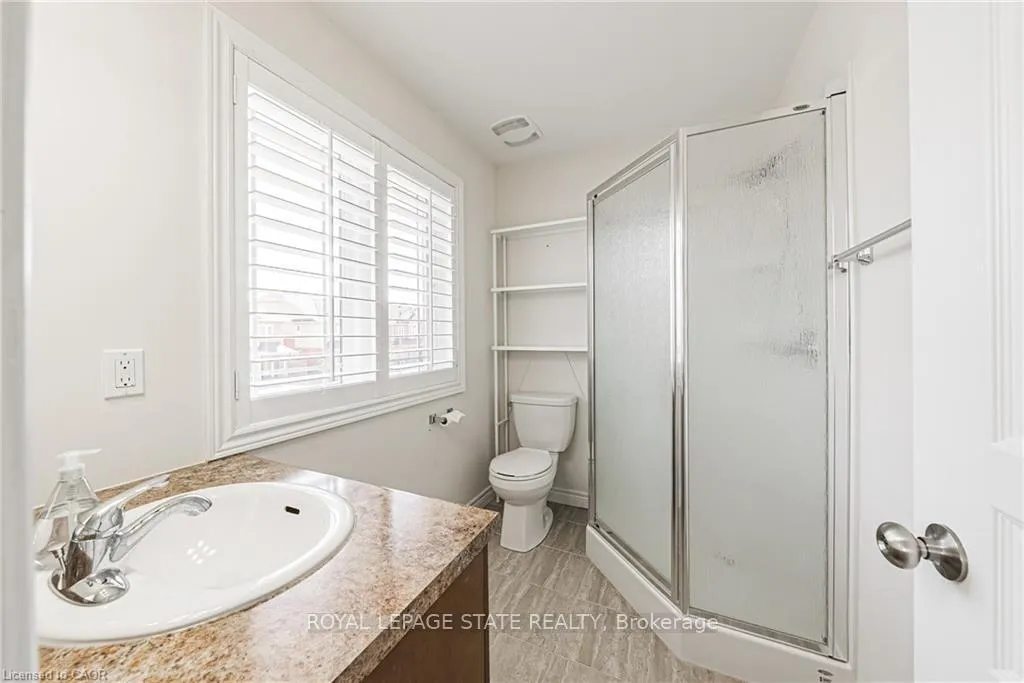 Photo 16 of 35 Charleswood Crescent, Hamilton, Stoney Creek — HOMEH