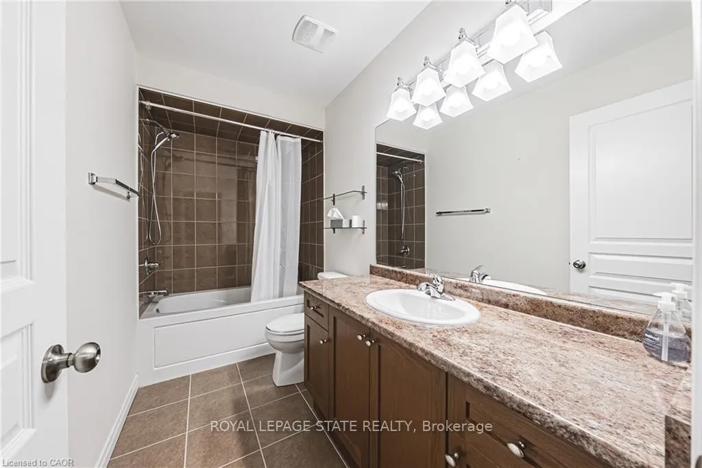 Photo 19 of 35 Charleswood Crescent, Hamilton, Stoney Creek — HOMEH