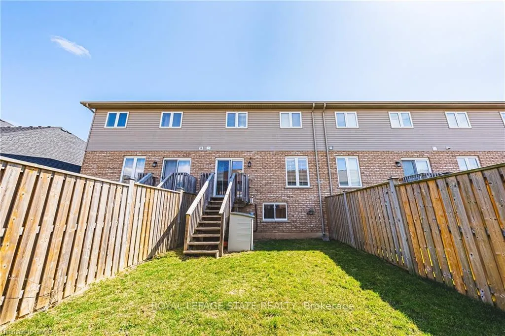 Photo 22 of 35 Charleswood Crescent, Hamilton, Stoney Creek — HOMEH