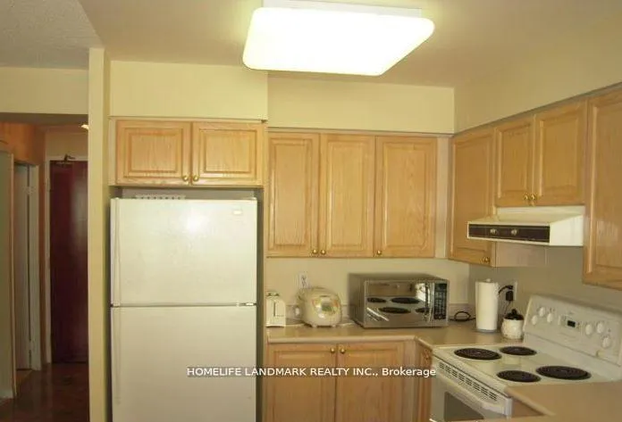 Photo 4 of Unit 901, 750 Bay Street, Toronto, Bay Street Corridor — HOMEH