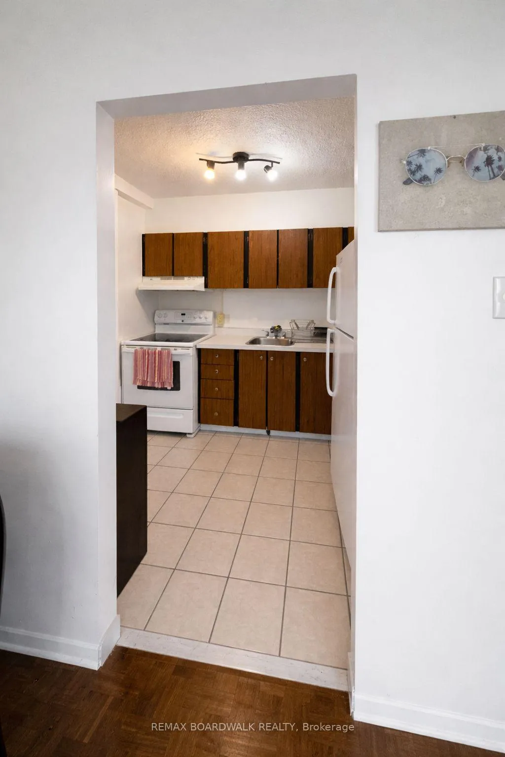 Photo 5 of 158 McArthur Avenue, Ottawa, Vanier — HOMEH
