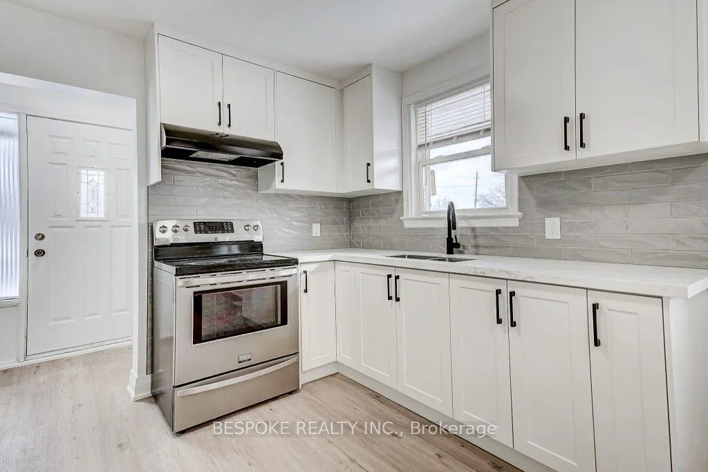 Photo 6 of Unit Main, 1110 Athol Street, Whitby, Downtown Whitby — HOMEH