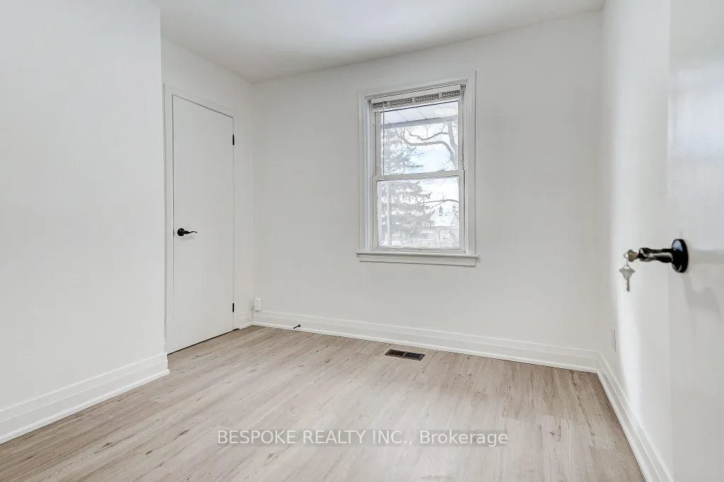 Photo 17 of Unit Main, 1110 Athol Street, Whitby, Downtown Whitby — HOMEH