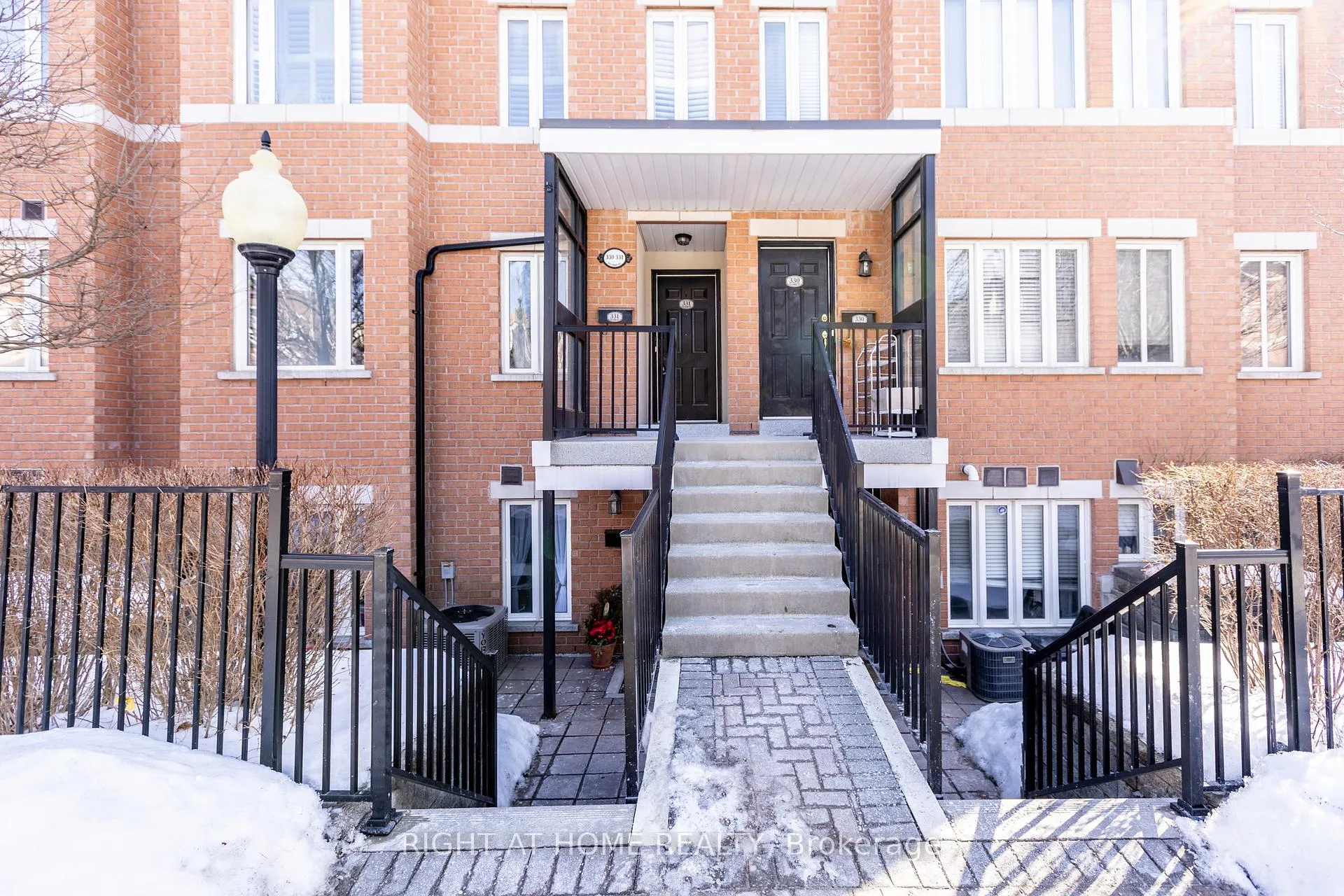 Photo 3 of Unit 331, 312 John Street, Markham, Aileen-Willowbrook — HOMEH