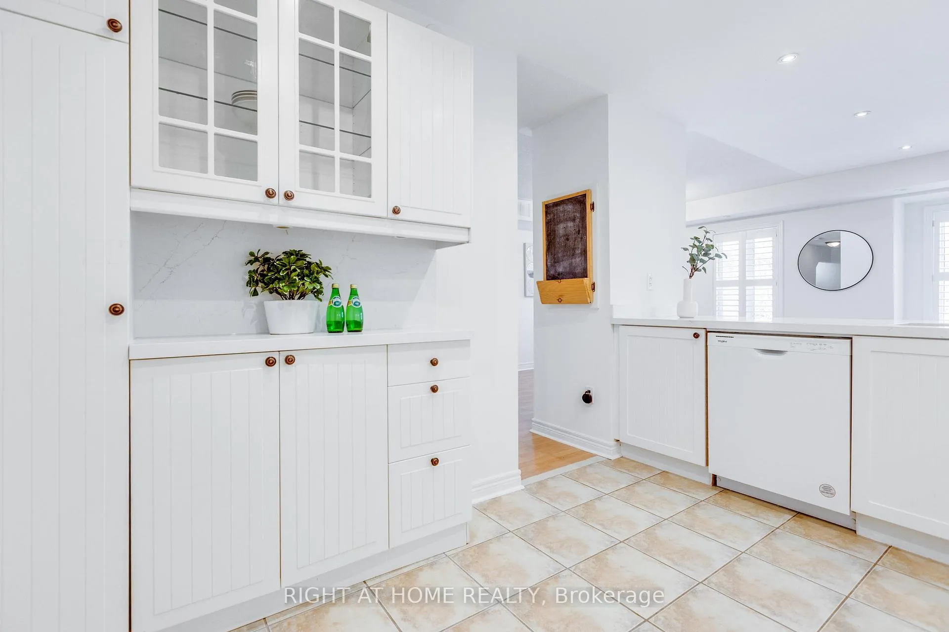 Photo 9 of Unit 331, 312 John Street, Markham, Aileen-Willowbrook — HOMEH