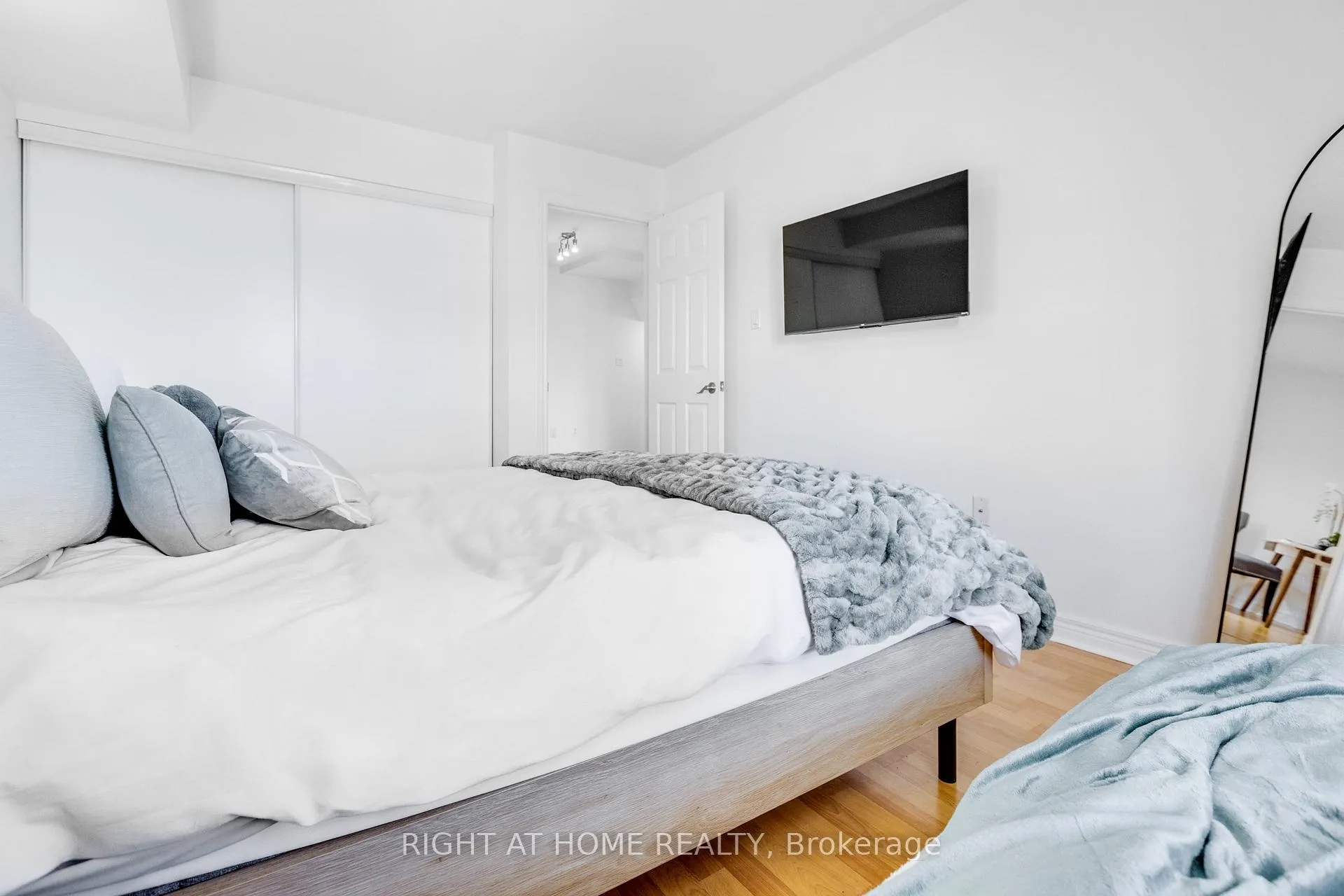 Photo 26 of Unit 331, 312 John Street, Markham, Aileen-Willowbrook — HOMEH